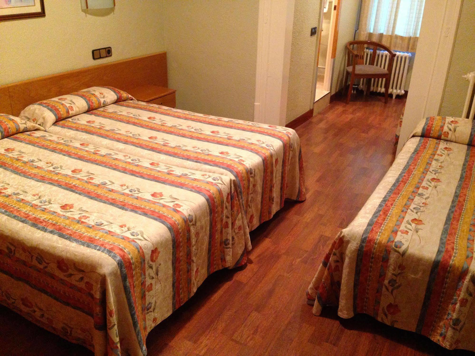 Pelayo Deluxe Apartments Barcelona Eksteriør billede