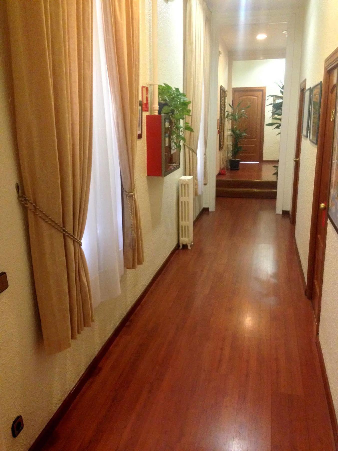 Pelayo Deluxe Apartments Barcelona Eksteriør billede